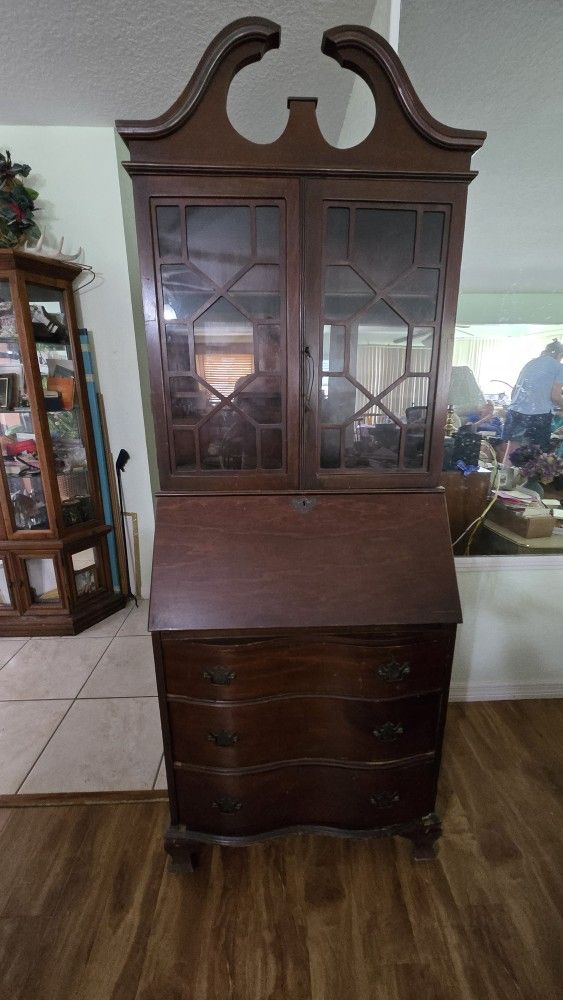 Antique Vintage Mahogany Secretary's Desk Hutch And Drawers Has Key