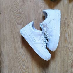 Nikes Air Force 1s