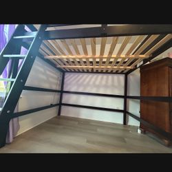 (FULL SIZE) LOFT BED 