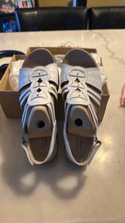 Brand new Clarks sandals size 11w
