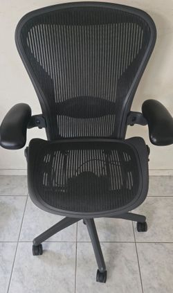 Herman Miller Aeron Fully Loaded size B & A Like-New