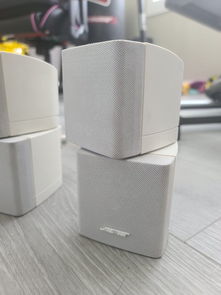 5x Bose Double Jewel Cube Speakers (White) with 4x Mount