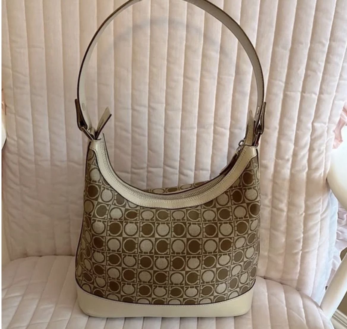 Salvatore Ferragamo Handbag Shoulder bag