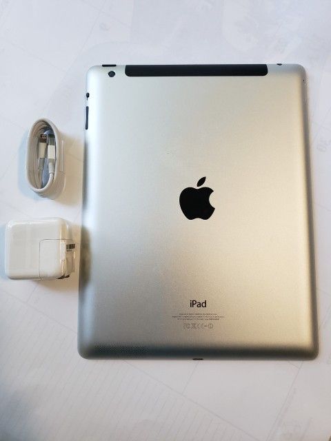 iPad 4, iCloud Unlocked, Wi-Fi Internet Access. Excellent Condition