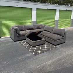 Dark Gray Thomasville 6-Piece Sectional Couch Sofa - Like New Condition 