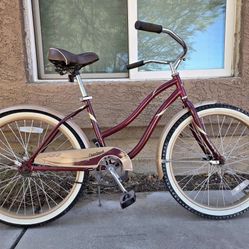 Women's Huffy Cranbrook beach cruiser.