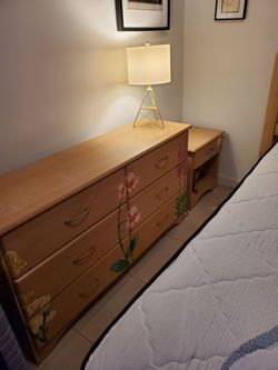 FREE Gratis DRESSER/NIGHT STAND/HEADBOARD