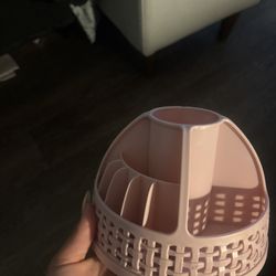 Makeup Organizer Spins 