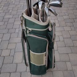 Set of men's golf clubs