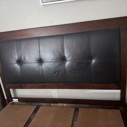 Wood and Leather Queen bed platform excellent condition