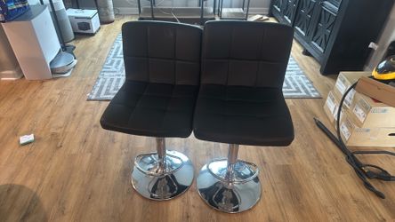 2bar stools