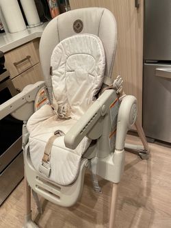 Maxi Cosi Convertible High Chair