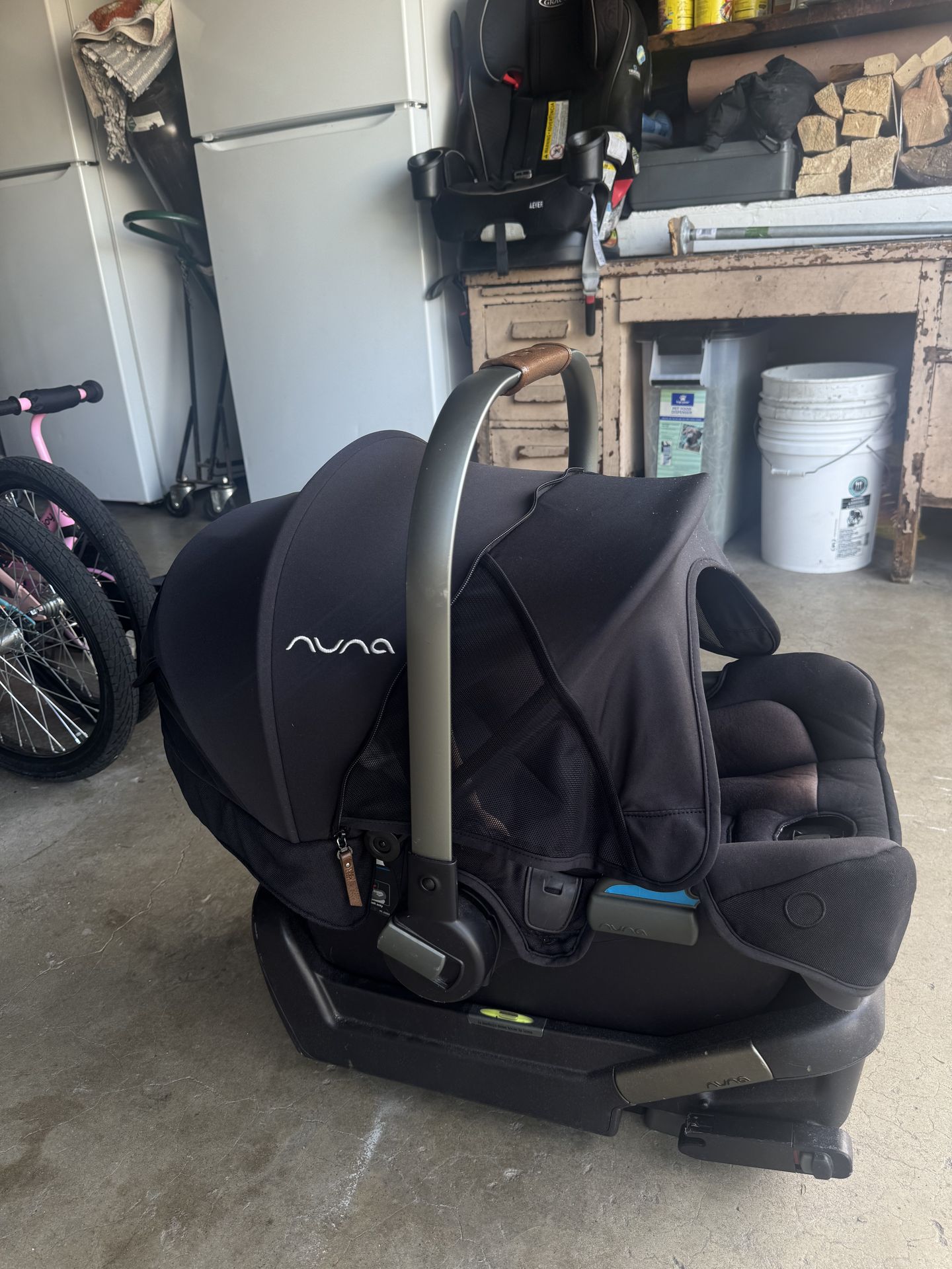 Nuna Pipa rx car seat and base