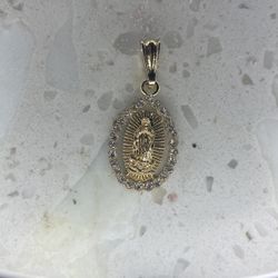 VIRGEN MARY PENDANT GOLD PLATED