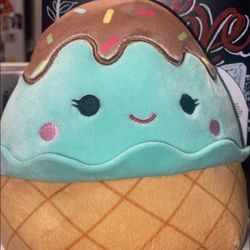 Maya 8 In Squishmallow 