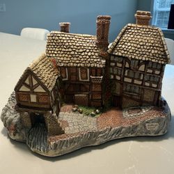 Memory Lane Cottages by Peter Tomlins - Made in England - Hadleigh Court