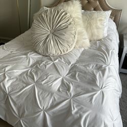 Premium Down Comforter - For A Full size Bed 