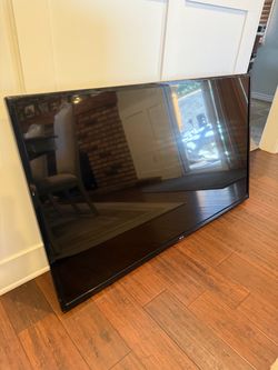 LG Large Flat Screen TV lcd 55”