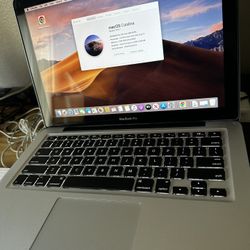 Laptop MacBook Pro 2012,i7,500gbRam,8gbHD,webcam,DVD,Charger
