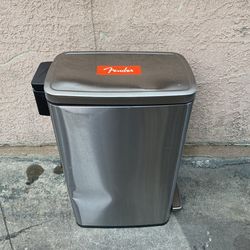 Trash can