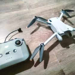 Mini 3 (broken) +controller