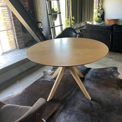 Modern Dining Table & Chairs