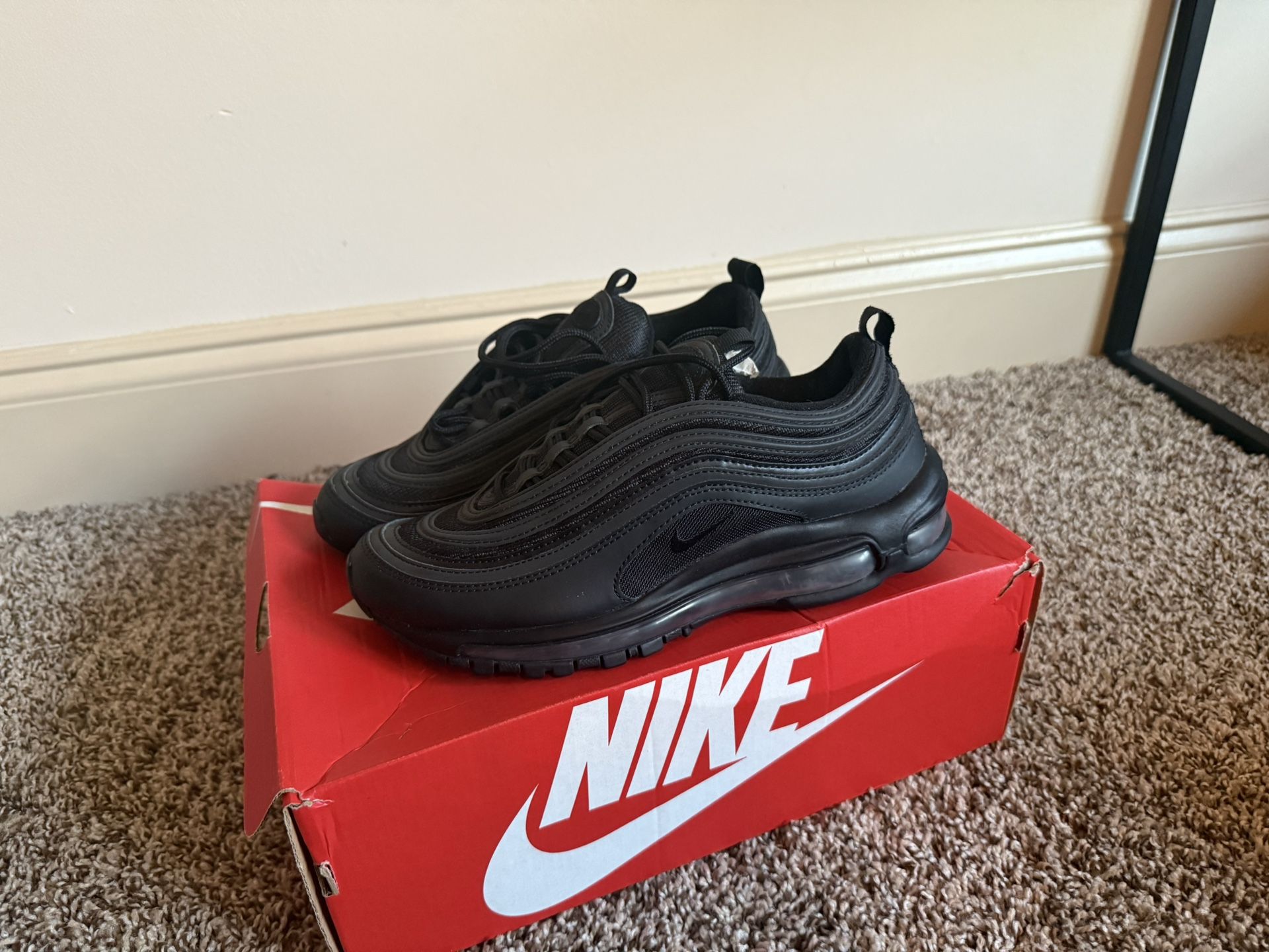 Airmax 97 Triple Black Sz 7.5M