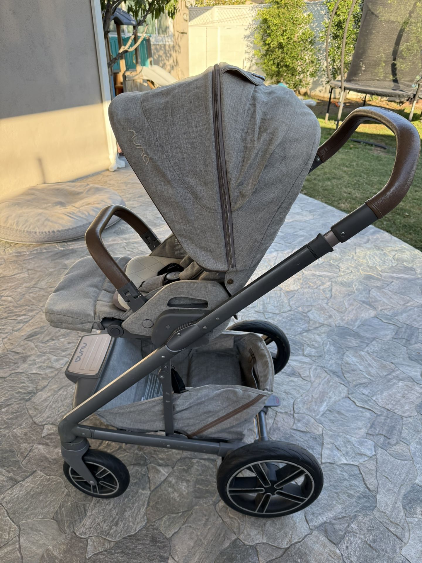 Nuna Mixx stroller (Great deal For A New Mama)