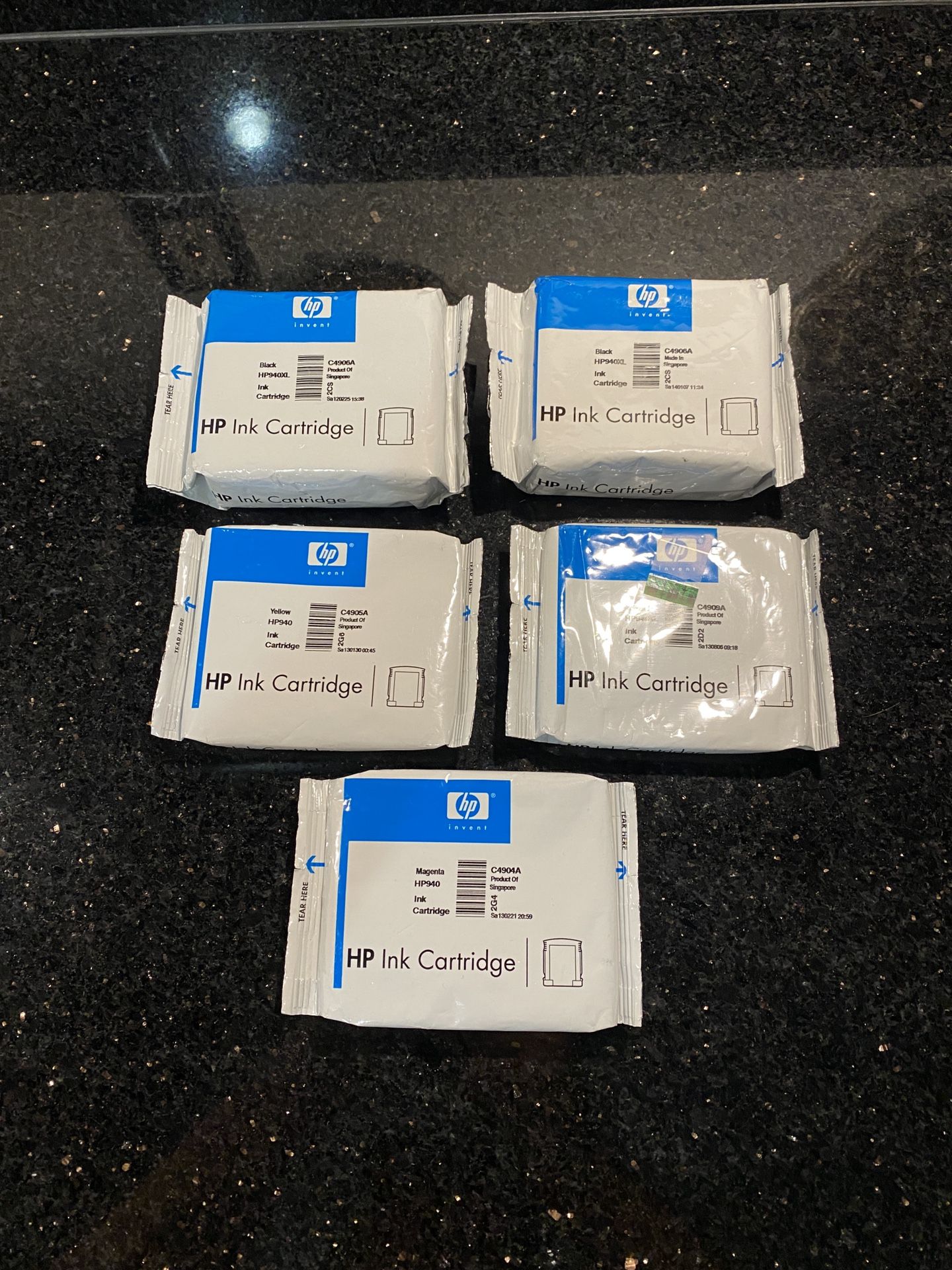 5 HP HP940 Ink Cartridges Black XL, Black XL, Yellow XL, Yellow, Magenta(no box)