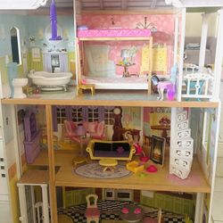 Doll House 