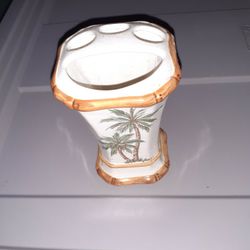 Nice Palm Tree Decor Toothbrush Holder