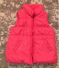Sleeveless Puffer - Size 4 T