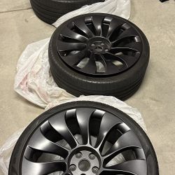 21” Tesla Model Y Uberturbine wheels