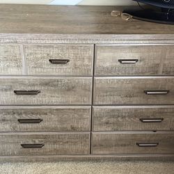 8 Drawer Dresser 