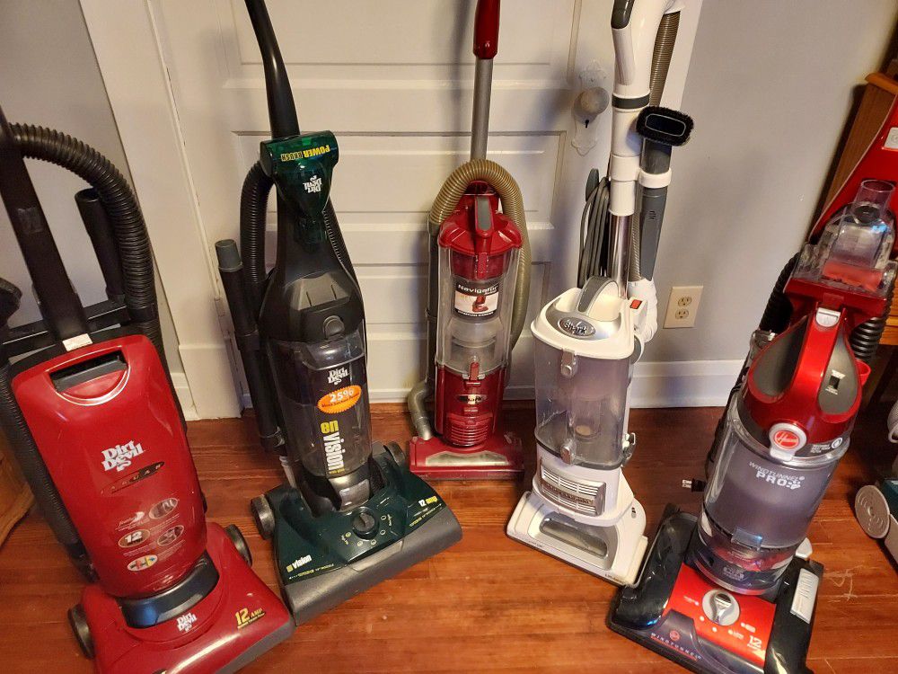 Vacuums Vacuums Vacuums For Sale Many And Many Different Types And Brands 