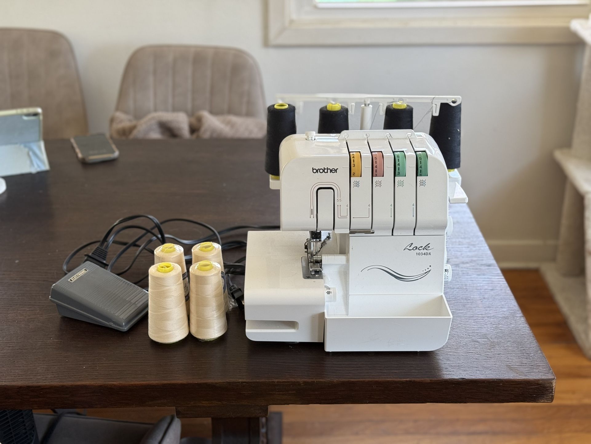 Brother Lock 1034DX Serger