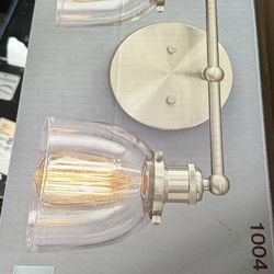 2-like Vanity Fixture