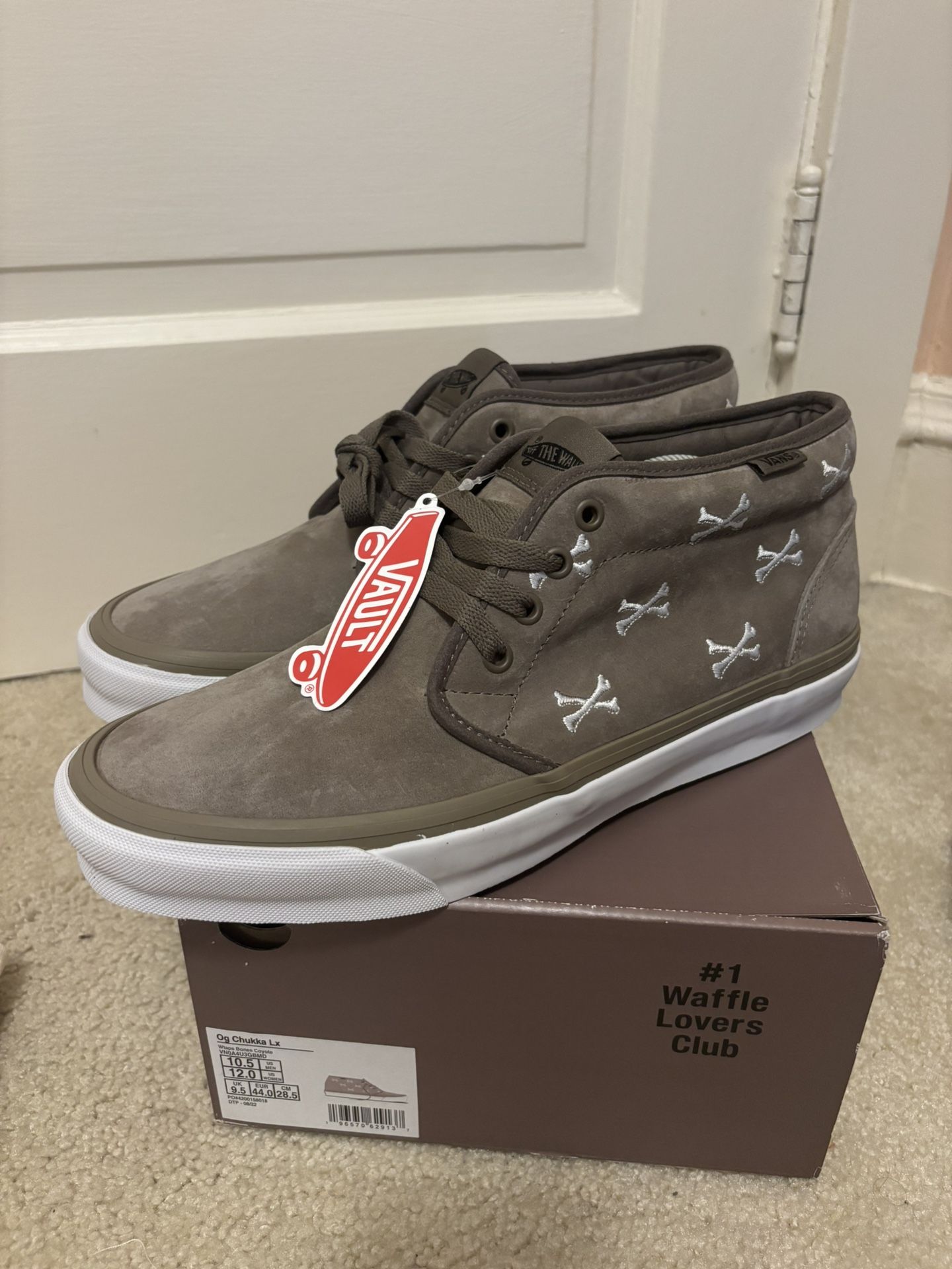 Vans Chaka Skull Crossbones Mid 10.5