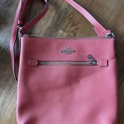 Coach, pink, size medium, shoulder bag, like new