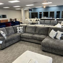 $10 PAYMENT 👌HOT DEAL 🤝BALLINASLOE SMOKE LAF SECTIONAL SOFA