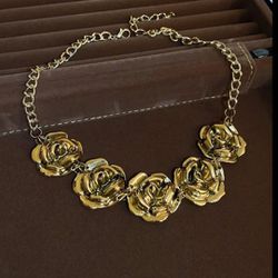Gold floral flower rose pendant necklace womens gift