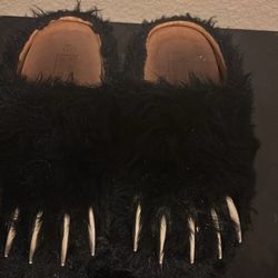 Bear claw mules size 10 (read disc)