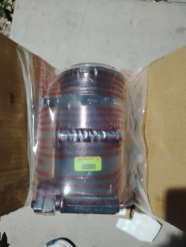 AC COMPRESSOR