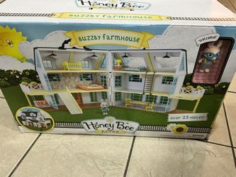Honey Bee Acres Buzzby Farmhouse – 25 Piece Three-Story Country Dollhouse with Furniture & Exclusive Rabbit Figure – Doll Playset for Kids Ages 3+