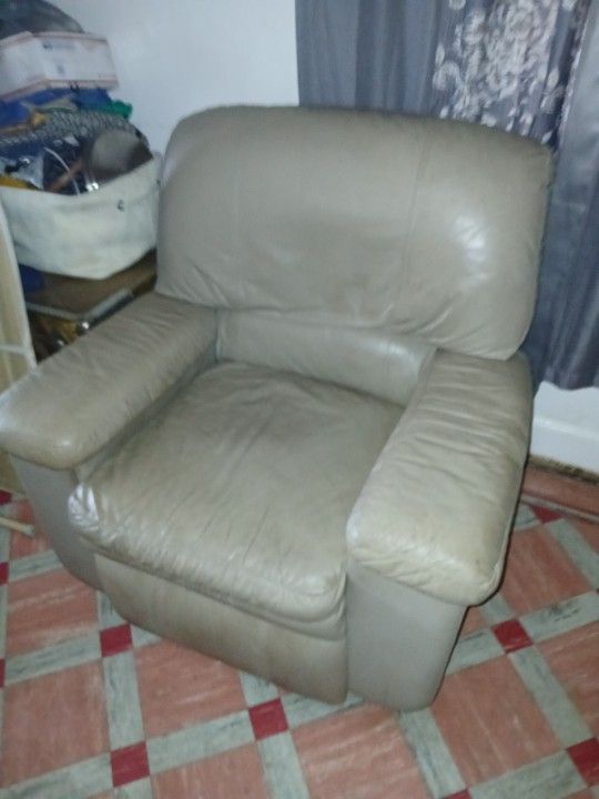 60$ Also Have The Whole Sofa Also If Interested
