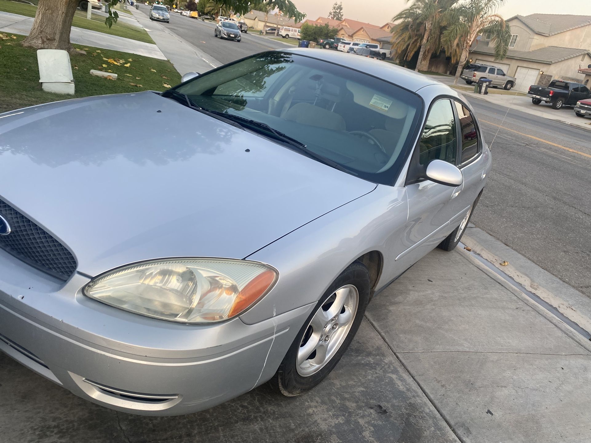 2004 Ford Taurus