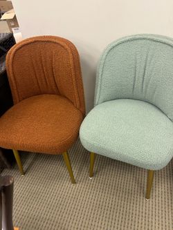 Crème brown or green statement chair