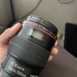 Canon EF 100mm f/2.8 L Macro IS USM