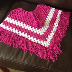 Handmade Poncho/capota Size 4. 