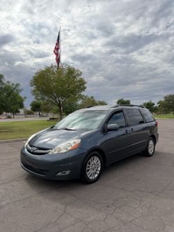 2009 TOYOTA SIENNA
